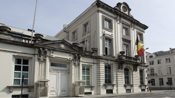 16 Rue de Loi Minister Vincent Van Peteghem mandates electronic invoicing between companies from 2026